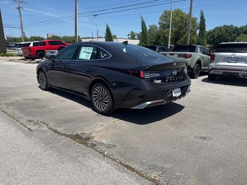 2025 Hyundai SONATA Hybrid SEL