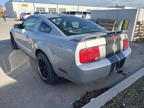 2005 Ford Mustang Deluxe