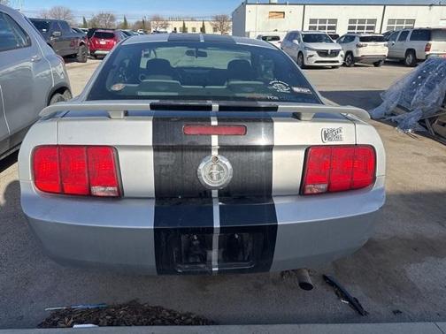 2005 Ford Mustang Deluxe