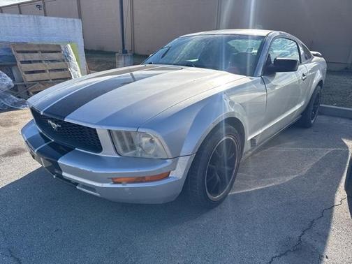 2005 Ford Mustang Deluxe