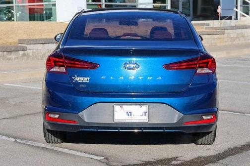 2019 Hyundai ELANTRA SE