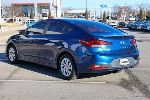 2019 Hyundai ELANTRA SE