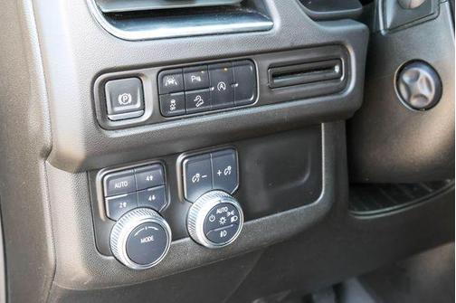 Onyx Black 2024 GMC Yukon AT4