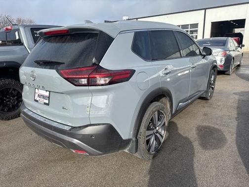 2022 Nissan Rogue SL