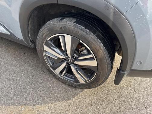 2022 Nissan Rogue SL