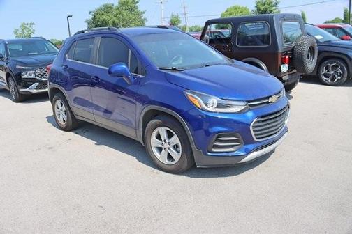 Photo 1 of 24 of 2017 Chevrolet Trax LT