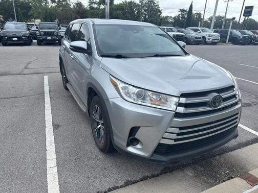 2018 Toyota Highlander LE