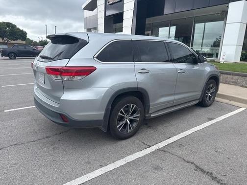 2018 Toyota Highlander LE