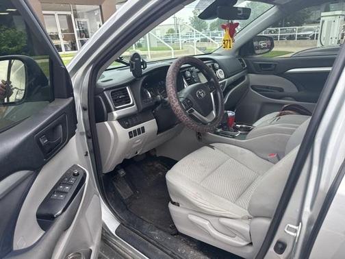2018 Toyota Highlander LE