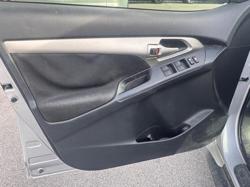 2009 Pontiac Vibe Base