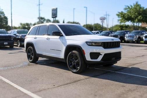 2022 Jeep Grand Cherokee Altitude