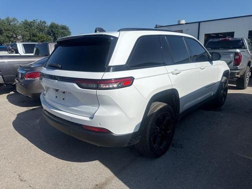 2022 Jeep Grand Cherokee Altitude