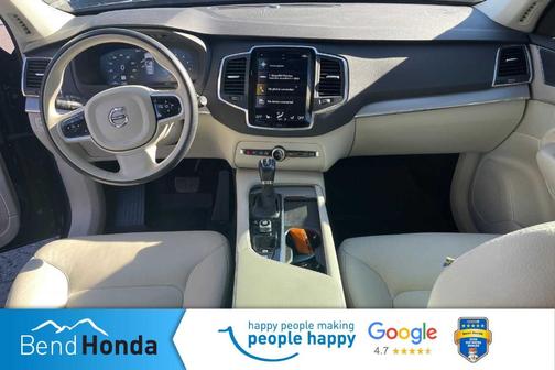 2022 Volvo XC90 T5 Momentum 7 Passenger