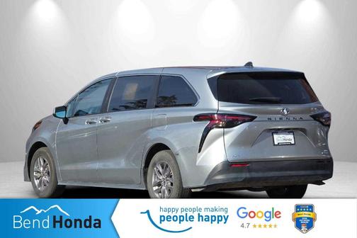 2024 Toyota Sienna LE