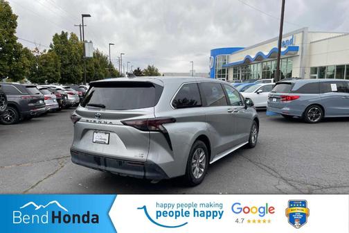 2024 Toyota Sienna LE