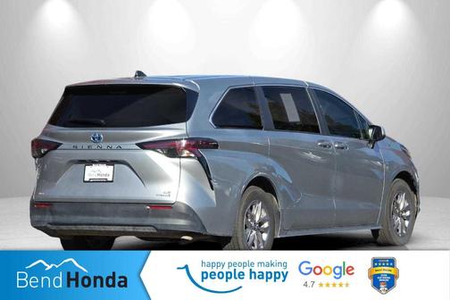 2024 Toyota Sienna LE