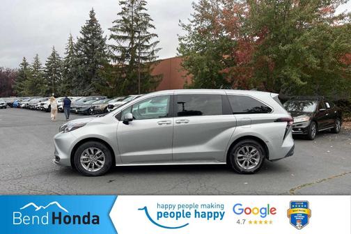 2024 Toyota Sienna LE