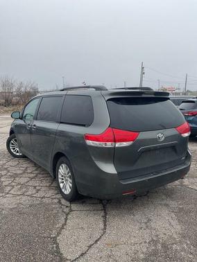 2011 Toyota Sienna XLE