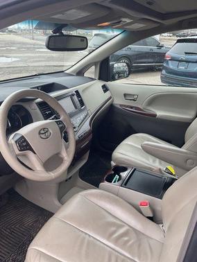 2011 Toyota Sienna XLE