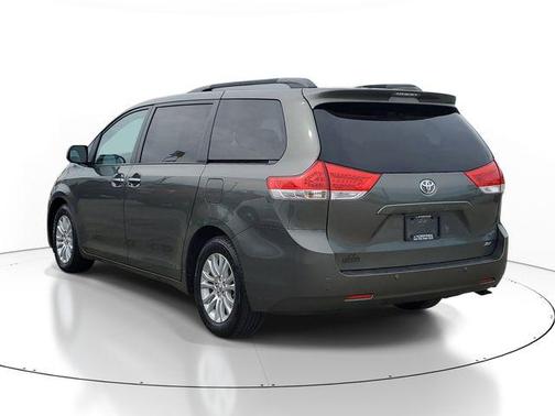 2011 Toyota Sienna XLE