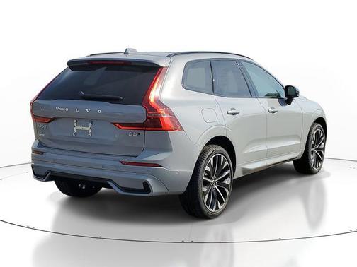 2026 Volvo XC60 B5 Ultra