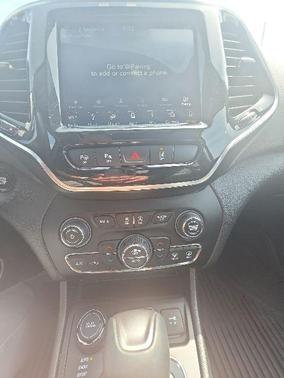 Granite Crystal Metallic Clearcoat 2019 Jeep Cherokee Limited
