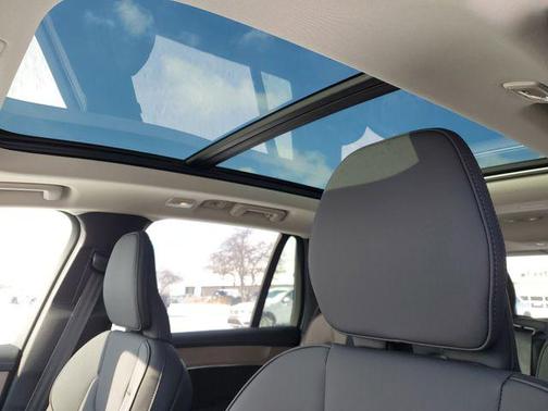 2026 Volvo XC90 Plus, B6 AWD Gas (mild hybrid), Gasoline, Bright, 7 Seats