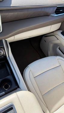 White Frost Tricoat 2021 GMC Yukon Denali