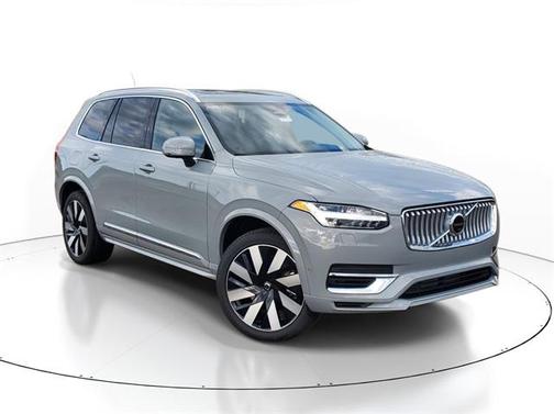 2025 Volvo XC90 Plug-In Hybrid Plus