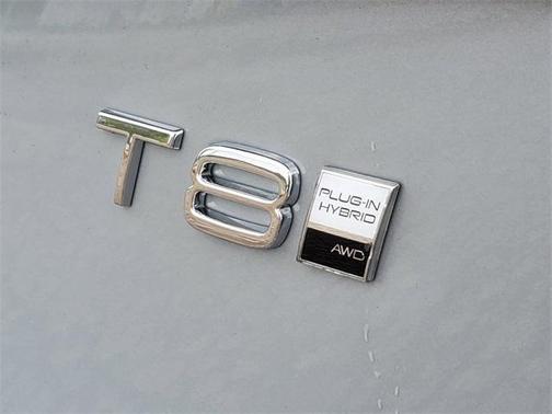 2025 Volvo XC90 Plug-In Hybrid Plus