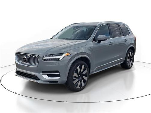 2025 Volvo XC90 Plug-In Hybrid Plus