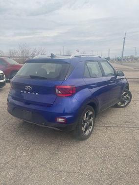2022 Hyundai VENUE SEL
