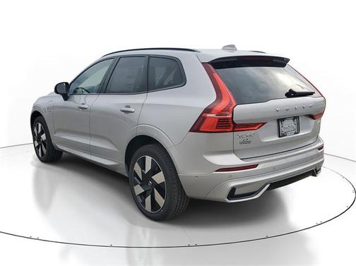 2025 Volvo XC60 Plug-In Hybrid T8 Plus