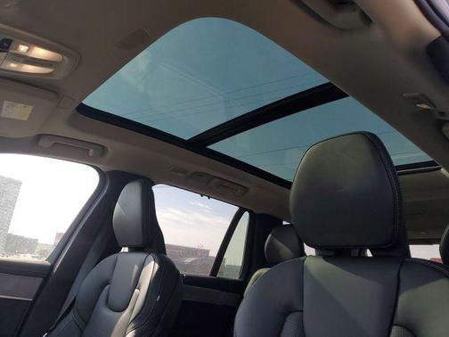 2026 Volvo XC90 Plug-In Hybrid Ultra, T8 AWD, Electric/Gasoline, Bright, 6 Seats