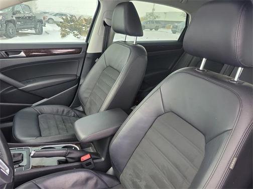 2015 Volkswagen Passat 2.0L TDI DSG SEL Premium