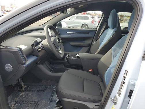 2026 Volvo EX30 Plus Twin Motor Performance, Fully electric