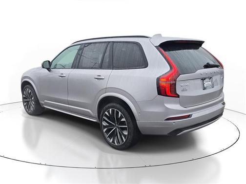2026 Volvo XC90 B6 Ultra Dark Theme 7-Seater