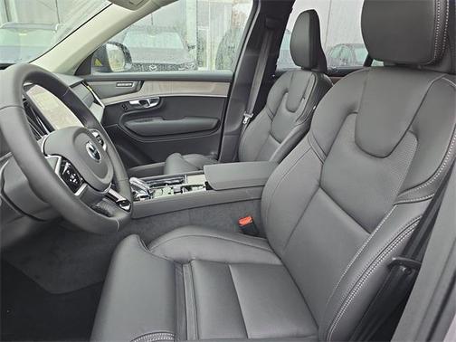 2026 Volvo XC90 B6 Ultra Dark Theme 7-Seater