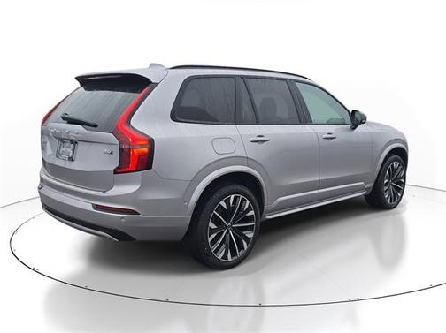 2026 Volvo XC90 B6 Ultra Dark Theme 7-Seater