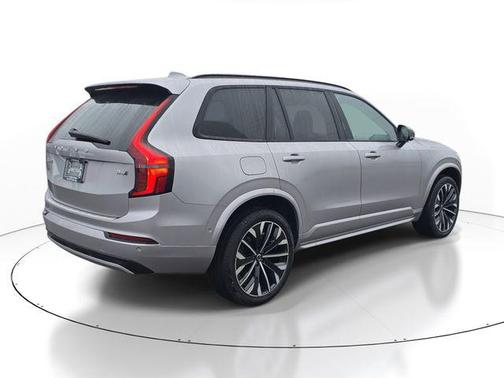 2026 Volvo XC90 B6 Ultra Dark Theme 7-Seater