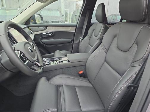 2026 Volvo XC90 B6 Ultra Dark Theme 7-Seater