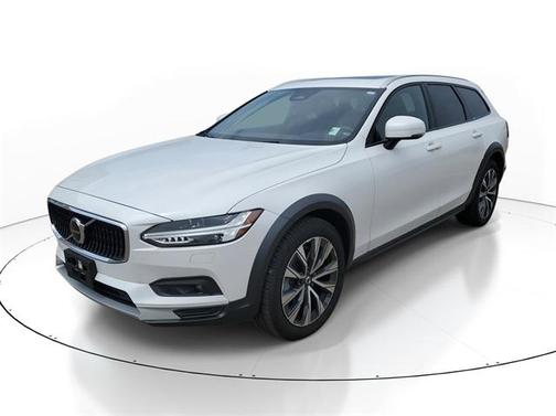 2022 Volvo V90 Cross Country B6