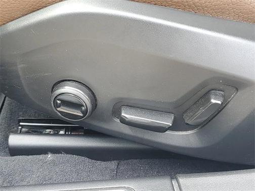 2022 Volvo V90 Cross Country B6