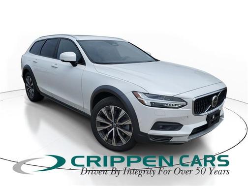 2022 Volvo V90 Cross Country B6