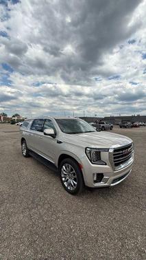 Pearl Beige Metallic 2021 GMC Yukon XL SLT