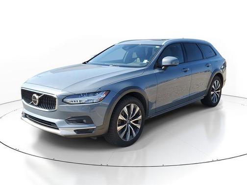 2021 Volvo V90 Cross Country T6