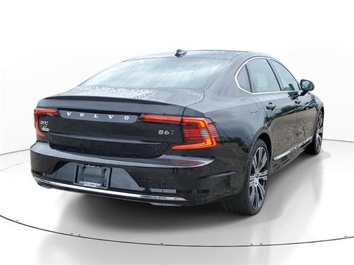 2025 Volvo S90 B6 Plus