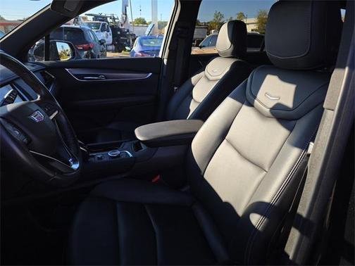 2022 Cadillac XT6 Luxury AWD
