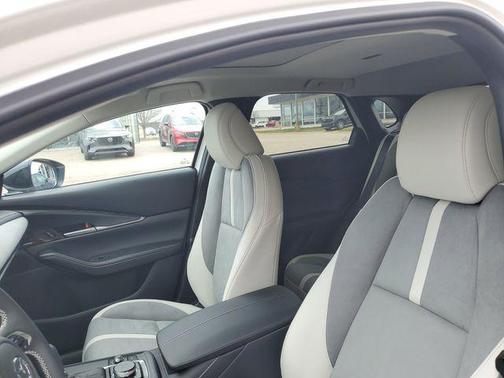 Snowflake White Pearl Mica 2026 Mazda CX-30 2.5 Turbo