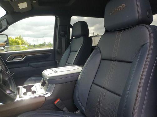 Summit White 2025 Chevrolet Silverado 2500 High Country